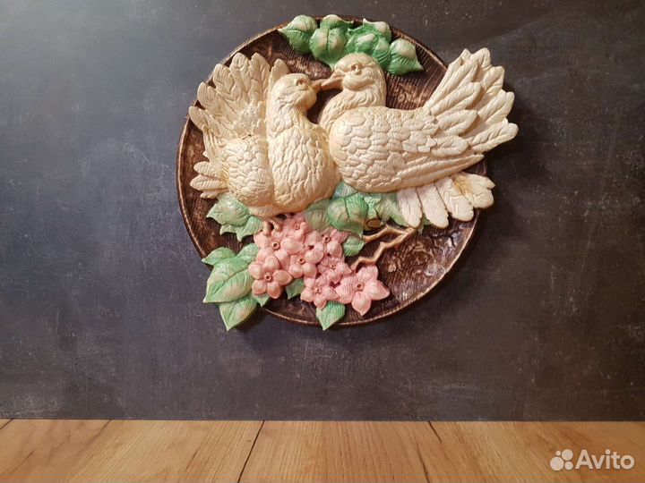 Панно из дерева Голуби