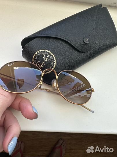 Солнцезащитные очки Ray ban