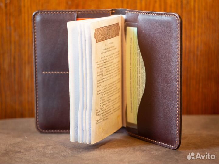 Обложка на паспорт из кожи