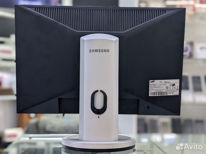 Монитор Samsung SyncMaster 205BW