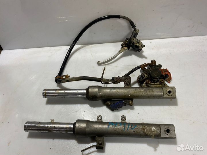 Перья вилки с тормозной систем Suzuki address 110