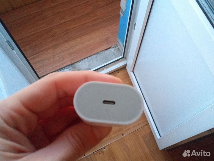 Оригинальный блок iPhone 20 w