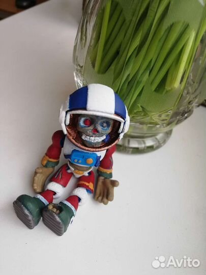 Фигурка скелет-космонавт,снежинки
