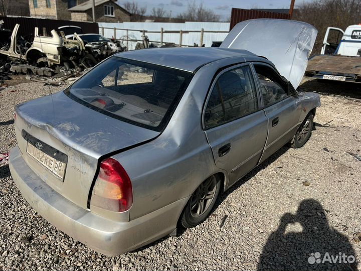 В разборе hyundai accent тагаз