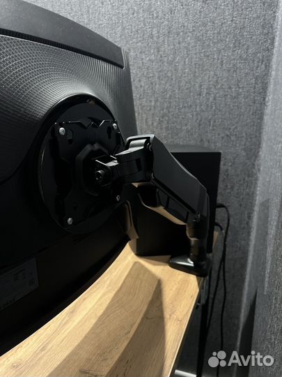 Samsung Odyssey G7 32