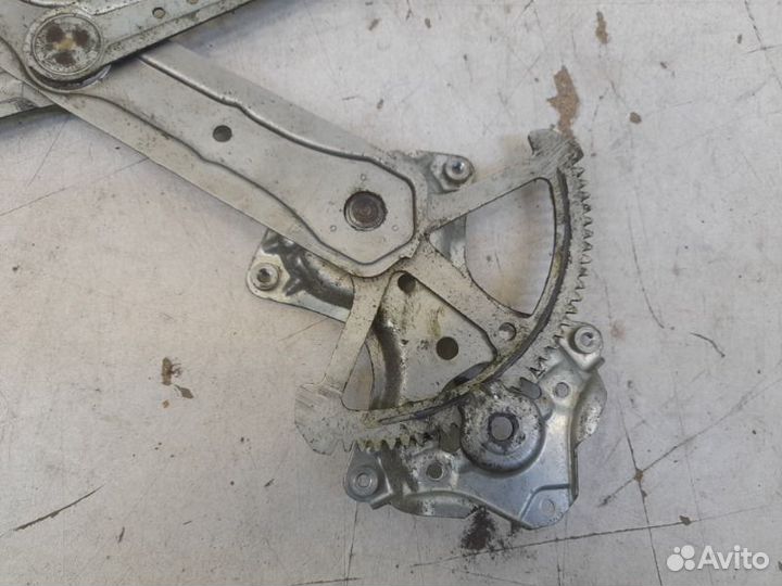 Стеклоподъемный механизм передний левый Toyota