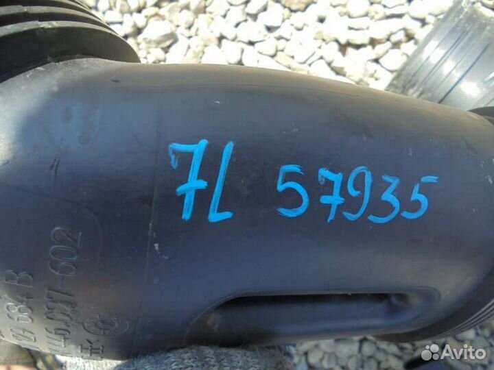 Патрубок воздушн.фильтра Volkswagen Touareg 7L6