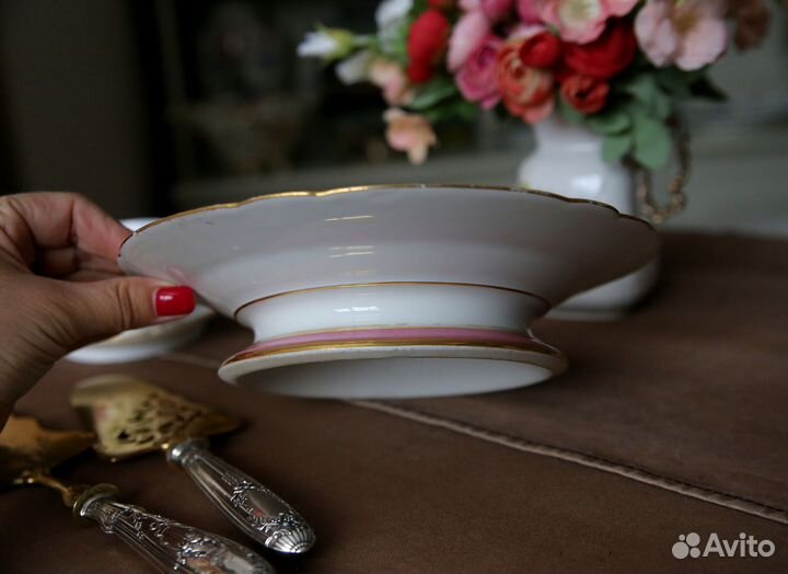 Блюдо с ручной росписью. Антиквариат