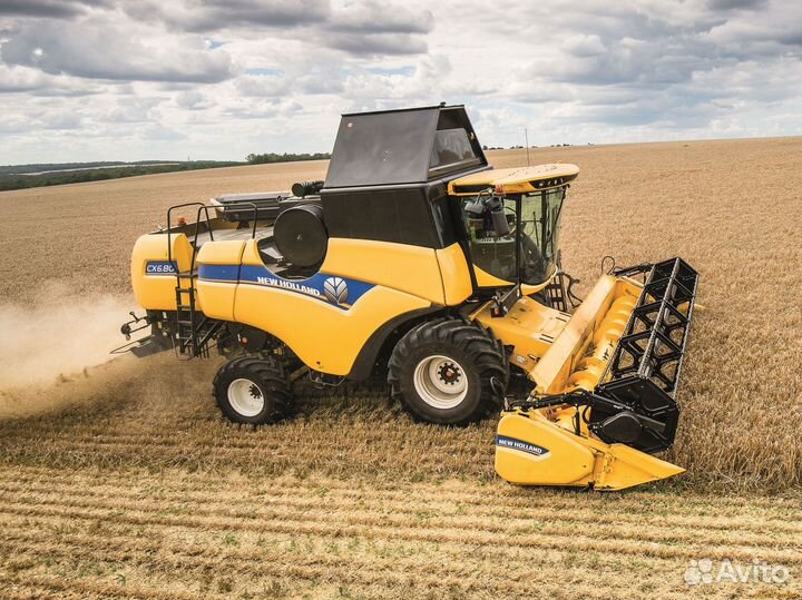 На разборке комбайны Нью Холанд New Holland