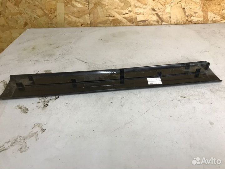 Молдинг порога передний левый Mercedes-Benz