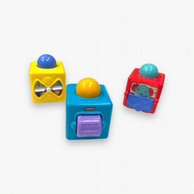 Игра Fisher Price и складывание кубиков