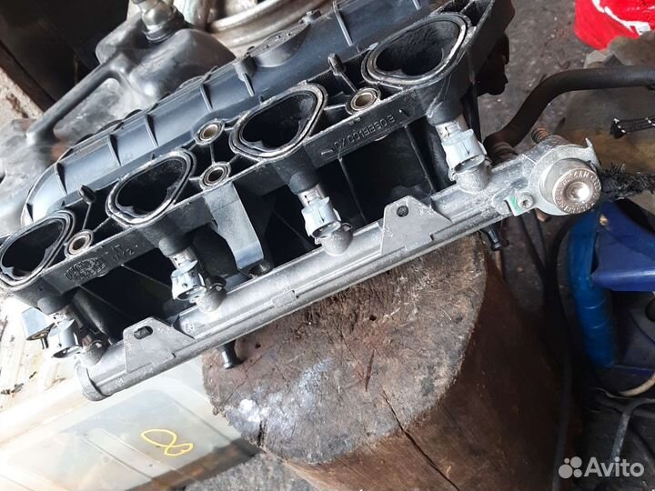 Форсунка топливная Фольксваген Гольф 4 1.6i 1.4i