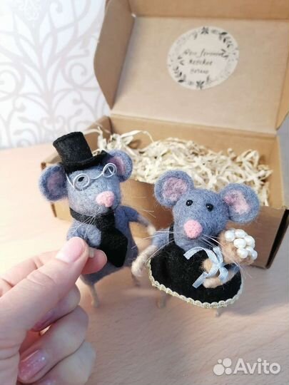 Броши, брелки ручной работы из шерсти