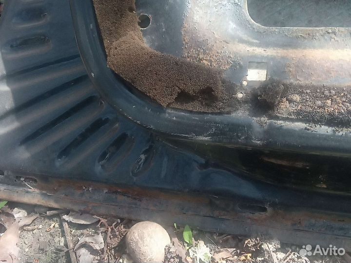 Дверь задняя правая на priora