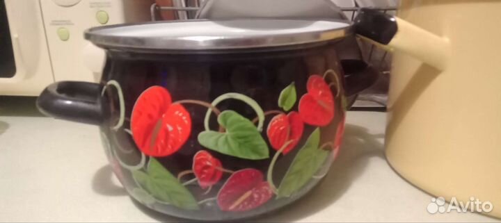 Кастрюля эмалированная