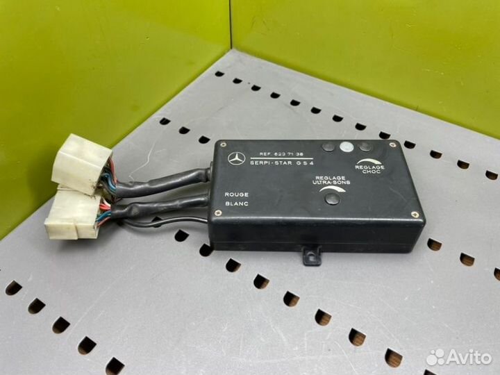 Блок иммобилайзера Mercedes S W126 M103 1990