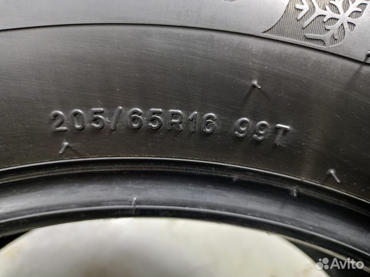 Michelin X-Ice North 4 205/65 R16