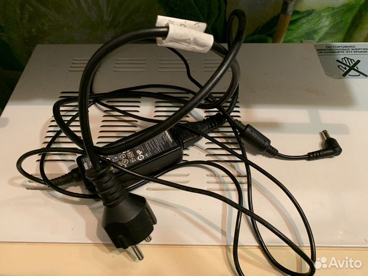 Продам на запчасти ноутбук Lenova