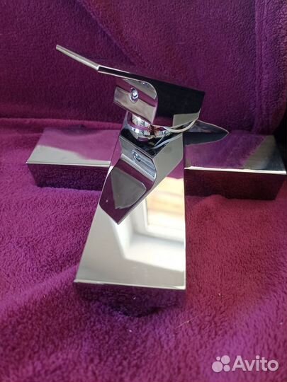 Смесители новые и б/у.Компл-е для душевой