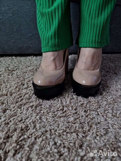 Туфли женские бежевые 23см