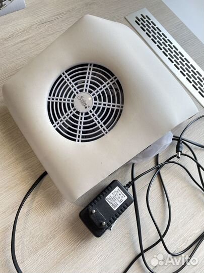 Пылесос (вытяжка) для маникюра