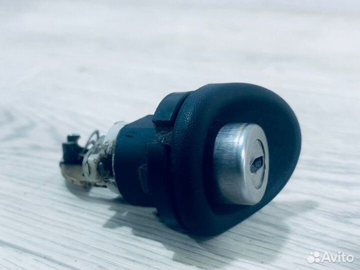 Вставка замка багажника Renault Logan седан K7M