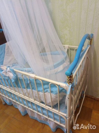 Детская кроватка