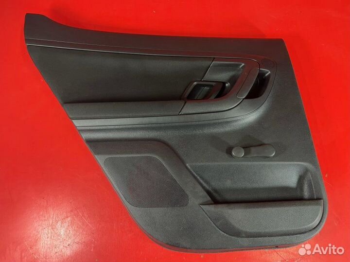 Обшивка двери задней левой Skoda Fabia 2 1.4 CGG