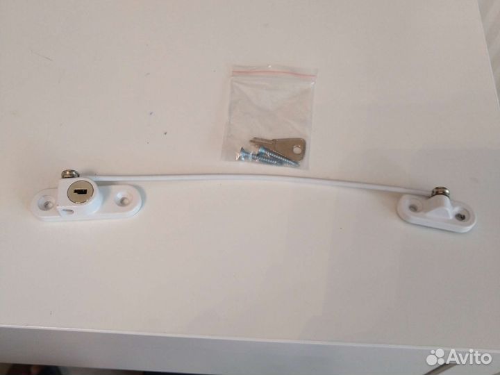 Замок с тросиком блокиратор защита окна от детей