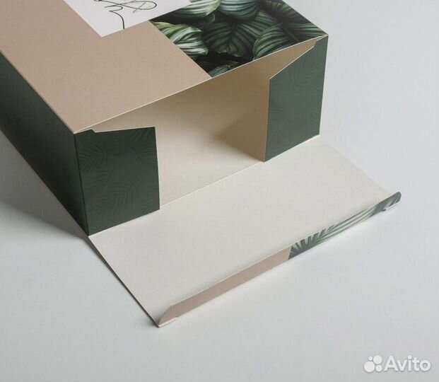 Подарочная коробка тропики упаковка 22/30/10