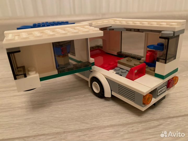 Lego City 60117 «Фургон и дом на колесах»