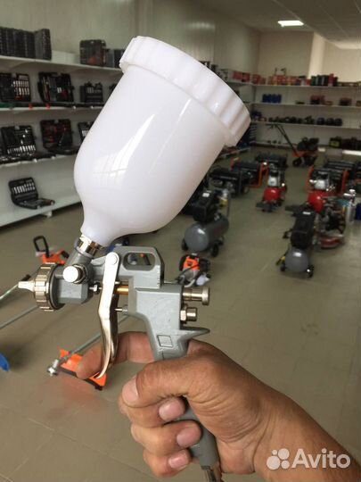 Краскопульт высокого давления с верхним бачком 500