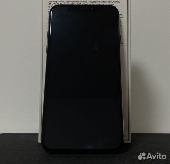 Телефон iPhone X