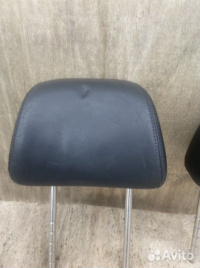 Подголовник передних сидений VW Passat B6