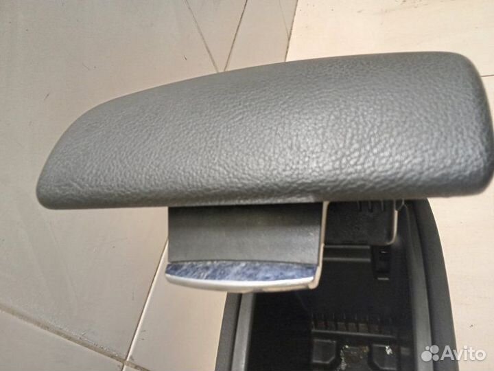 Консоль подлокотник Ford Mondeo седан 2261 куб.см