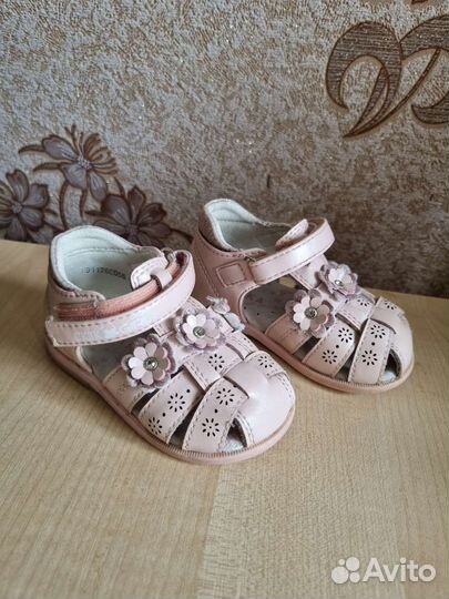 Босоножки для девочки