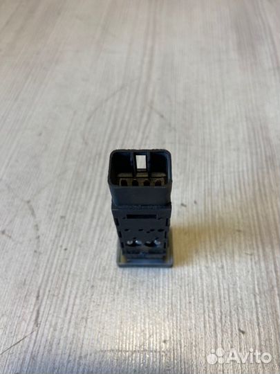 Кнопка обогрева левая Geely Emgrand Ec7