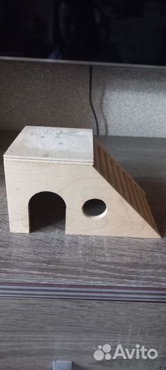 Домики,поилки,колеса,гамак,ликвидатор запаха