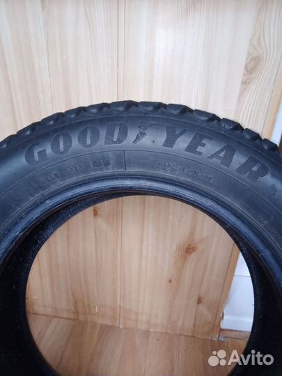 Goodyear Ultragrip Ice Arctic 185/65 R15 88T