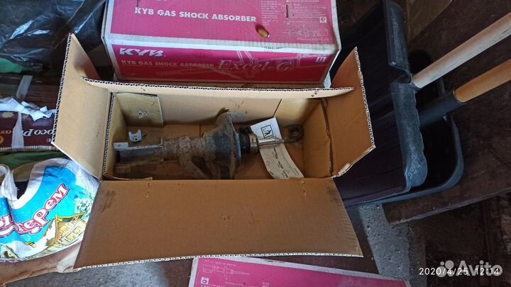 Аммотризаторы для Хонда Стрим