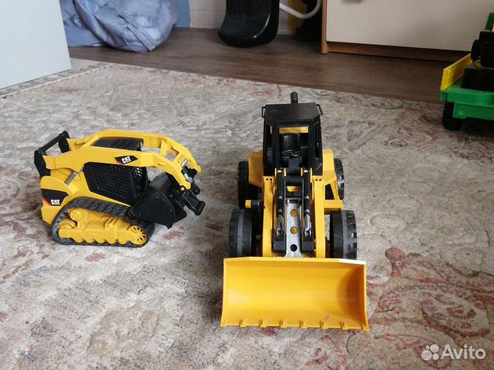 Bruder трактор большой