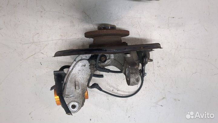 Ступица (кулак, цапфа) правая передняя Volkswagen Passat CC