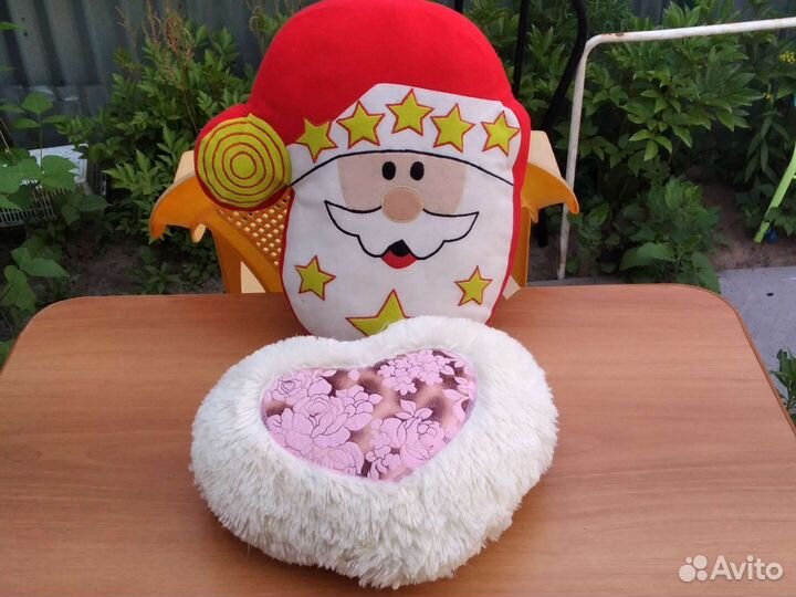 Подушки, постельное белье (всё новое)