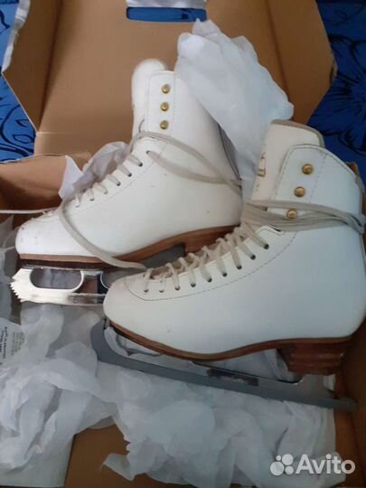 Фигурные коньки jackson