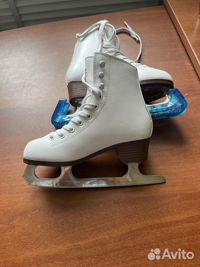 Коньки фигурные детские graf
