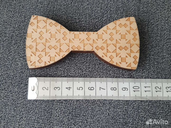 Галстук бабочка из дерева на магнитной застежке