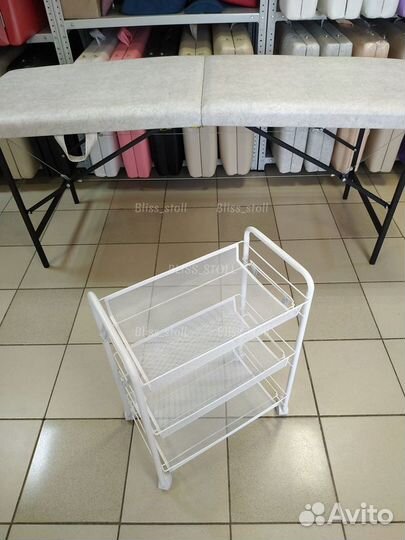 Кушетка и тележка