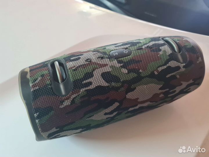 Портативная колонка JBL