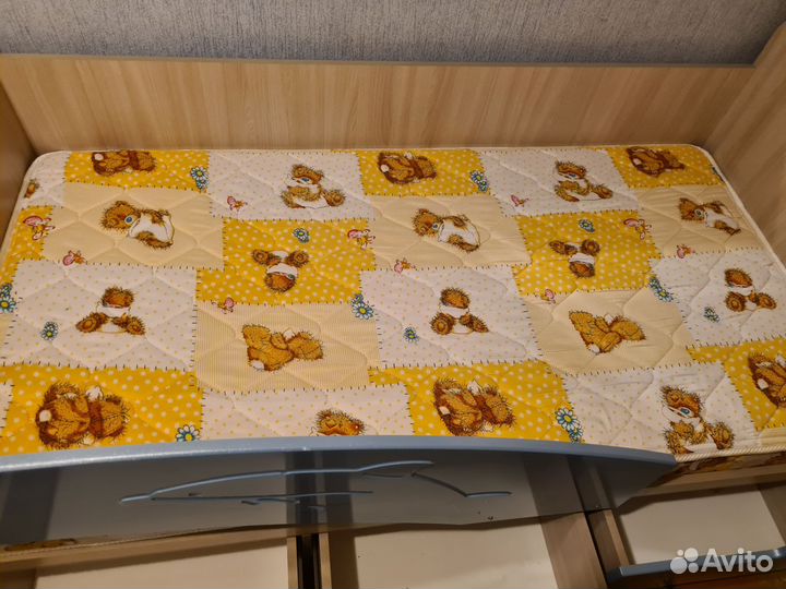 Детская кровать в идеальном состоянии