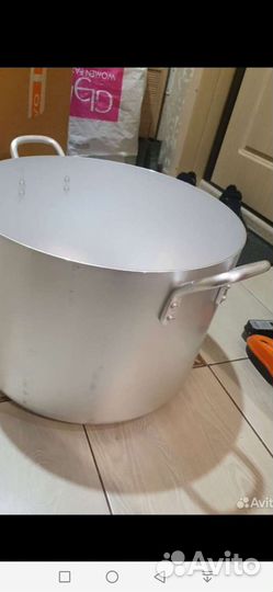 Аллюминиевая кастрюля